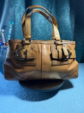 Coach Vintage Y2K SoHo Tote Bag #211 Style 2116
Measurements 14x9